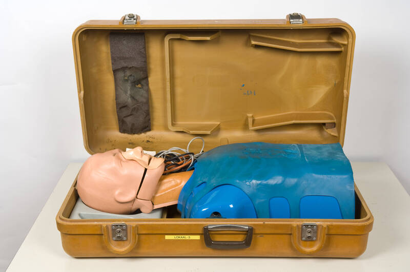 Resuscitation manikin